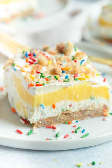 Banana Pudding Trifle, Ice Cream Birthday Cake, Birthday Cake Flavors, Potluck Desserts, Yummy Desserts Easy, Layered Desserts, Birthday Desserts, Sweet Ideas, Sugar Cookie Dough