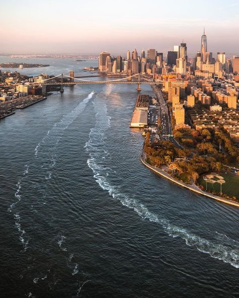 NYCgo on Instagram: “A helicopter view up the Hudson River. 📷: @craigsbeds 🚁🗽🍎 #NewYorkCity #SeeYourCity #ILoveNY #ThisIsNewYorkCity” Travel Nyc, Sunset Travel, Hudson River Valley, New York Pictures, Family Summer, One World Trade Center, Nyc Aesthetic, Today In History, The Cloisters