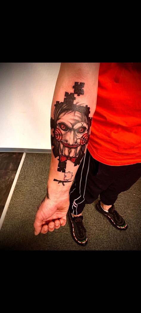 Billy Jigsaw Tattoo, Jigsaw Tattoo Ideas, Jigsaw Horror Tattoo, Horror Shin Tattoo, Horror Half Sleeve Tattoo, Horror Forearm Tattoo, Billy Saw Tattoo, Saw Horror Tattoo, Saw Tattoo Horror