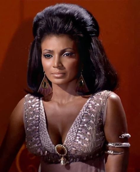 Nyota Uhura, Star Trek Tv Series, Star Trek Actors, Star Trek Costume, Star Trek Crew, Nichelle Nichols, Star Trek Tv, Star Trek Original Series, Star Trek Images