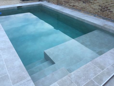 Swimming Pools Kendrick Lamar, Kendrick Lamar Swimming Pools, Oberirdischer Pool, Outdoor Pool Area, Pools Backyard Inground, Pool Steps, Pool Remodel, Pool Landscape Design, Small Pool Design