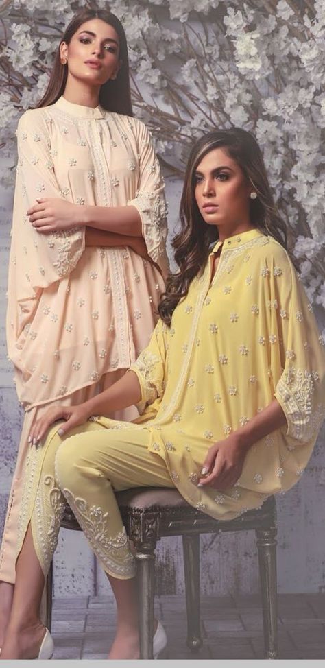 New fashian Stylish Pakistani Outfits Casual, Pakistani Western Outfits, Pakistani Clothes Design, Stylish Pakistani Outfits, White Dress Pakistani, Pakistan Outfits, Casual Pakistani Outfits, Latest Pakistani Fashion, Pakistani Couture