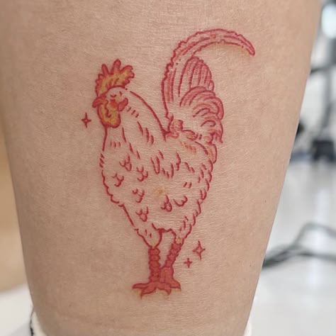 Chicken Flash Tattoo, Chicken Head Tattoo, Rooster Tattoo Simple, Fine Line Rooster Tattoo, Cute Rooster Tattoo, Tiny Rooster Tattoo, Chicken Tattoo Ideas Simple, Fine Line Chicken Tattoo, Small Rooster Tattoo