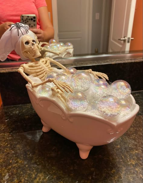 Diy Skeleton Bathtub, Diy Skeleton Bath Candle, Skeleton In Bathtub With Bubbles Diy, Skeleton Bubble Bath Diy, Skeleton Taking A Bath, Skeleton Bubble Bath, Skeleton Bathtub Candle, Skeleton Bathroom Decor, Skeleton In Bathtub With Bubbles