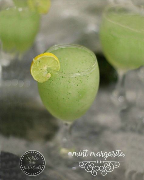 Mint-Margarita-Tickle-those-Tastebuds Good Food Recipes, Mint Margarita, Chicken Leg Recipes, Refreshing Summer Drinks, Easy Baked Chicken, Margarita Recipe, Summer Drink, Margarita Recipes, Orange Recipes