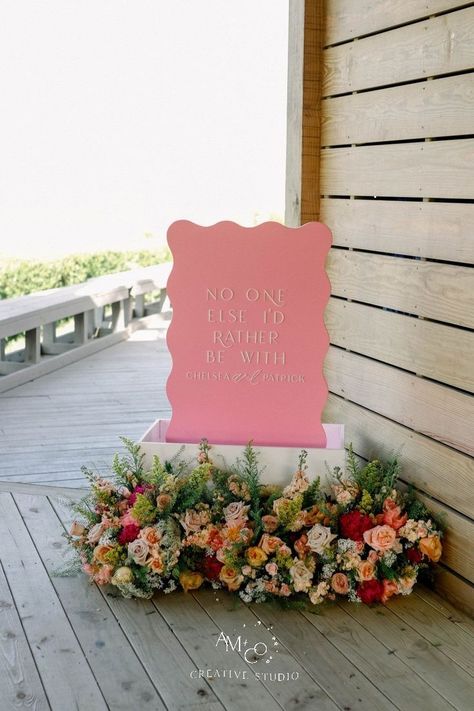 Welcome Wedding Board, Acrylic Calligraphy, Wedding Signs For Reception, Floor Signage, Wedding Bar Signs, Orange And Pink Wedding, Drink Display, Calligraphy Ideas, Orange Table