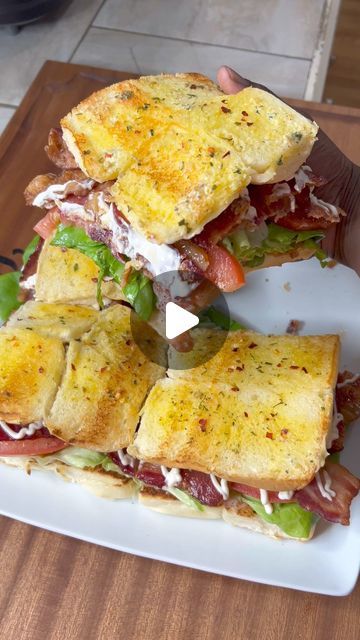 Desha Jordan on Instagram: "Garlic Butter BLT Sandwich!! #foodie #sandwich #slider #kingshawaiian #easyrecipe #mealsbydesha #bacon 🔥🔥🔥🔥🔥" Garlic Butter Blt Sandwich, Ham And Cheese Sandwiches Cold, School Lunch Sandwiches, Hamburger Party, 500 Calorie Dinners, Blt Recipes, Sandwich Wraps Recipes, Wraps Recipes, Easy Sandwich