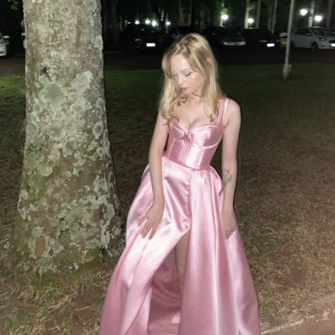 Pink Satin Dress Long, Magical Outfits, Pink Satin Prom Dress, Satin Prom Dress Long, Satin Long Prom Dress, Prom Dress Inspo, Gala Dress, Pink Satin Dress, Pink Silk Dress