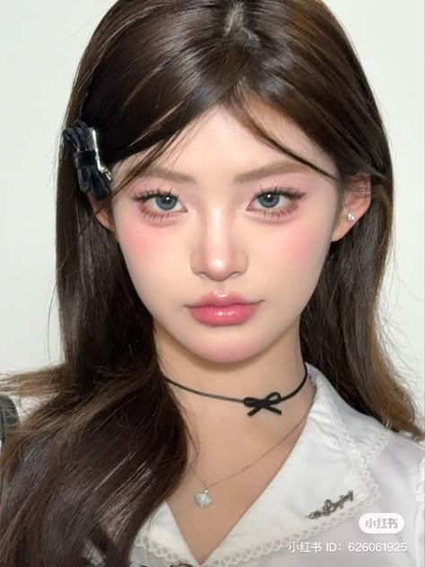 Makeup Ulzzang Korean, Makeup Looks Douyin, Douyin Make Up, Korean Idol Makeup, Makeup Asia, Makeup Layout, Makeup Douyin, Everyday Makeup Tutorials, Soft Makeup Looks