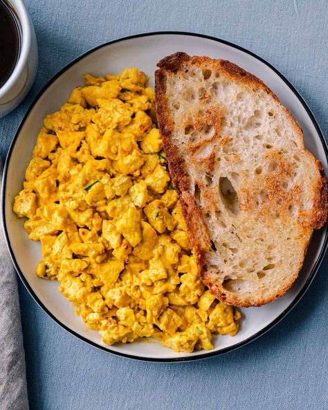 Seriously The Best Tofu Scramble - Rainbow Plant Life Best Tofu Scramble, Croissants Breakfast, Best Tofu, Rainbow Plant Life, Best Vegan Breakfast, Tofu Scramble Vegan, Scrambled Tofu Recipe, Vegan Breakfast Burrito, Spicy Almonds