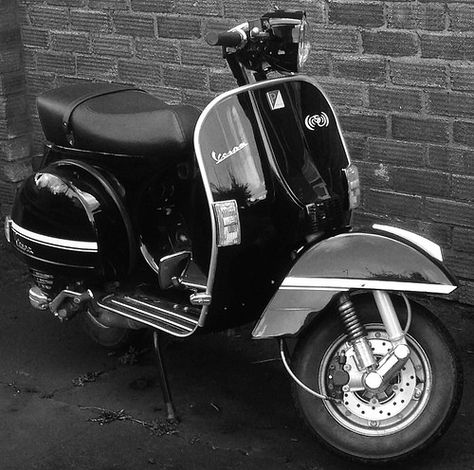 Vespa PX 125 | Ian 'Ringo' Starr | Flickr Black Vespa, Vespa Images, Vespa Px 200, Vespa Px 150, Vespa Px 125, Vespa Excel, Black Scooter, Vespa 125, Vespa S