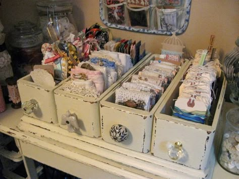 Booth Walls, Drawers Repurposed, Stitch Crafts, Sewing Machine Drawers, Craft Spaces, Old Drawers, Aged Wood, Boutique Ideas, Old Sewing Machines