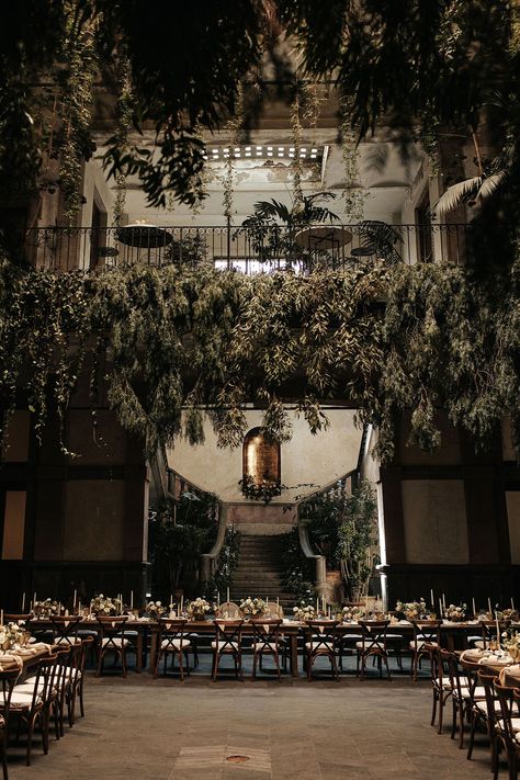 Jungle Wedding Aesthetic, Guanajuato Mexico Wedding, Wedding In Guadalajara, Wedding Venue Mexico City, Mexico Garden Wedding, Wedding In Mexico City, Spanish Courtyard Wedding, Mexico Wedding Decorations, Spanish Modern Wedding