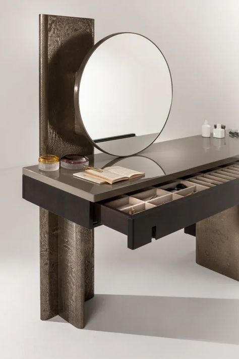 Outfit Vanity | Customized Vanity Console with Mirror | Laurameroni Luxury Vanity Table, Table With Round Mirror, Vanity Luxury, Luxury Dressing Table, Luxury Bedroom Interior, Modern Vanity Table, Vanity Modern, Luxury Vanity, Luxury Dining Tables