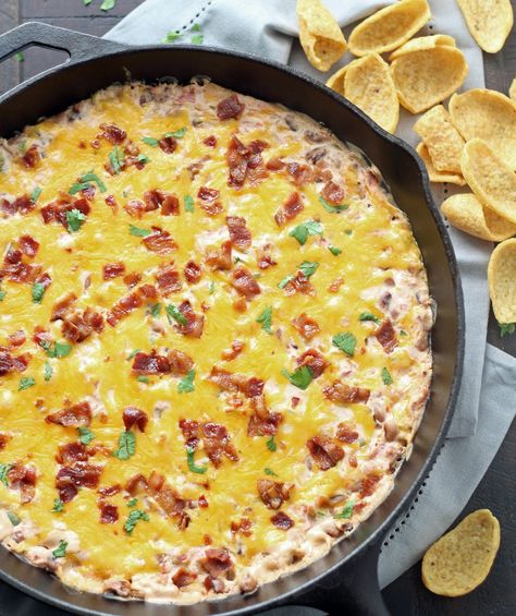 Cheesy Black Eyed Pea & Bacon Dip – 5 Boys Baker Pulled Pork Fried Rice, Pulled Pork Dip, Black Eyed Pea Dip, Pea Dip, Dip For Potato Chips, Hot Corn Dip, Corn Dip Recipes, Chili Cheese Dips, New Years Appetizers