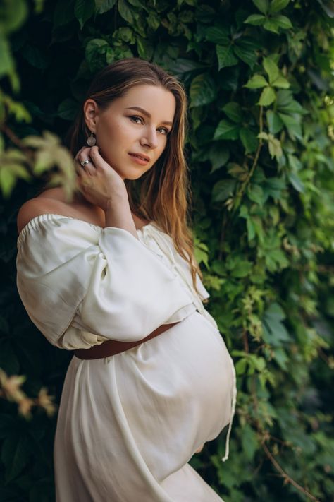 Maternity Photography Poses Women, Celtic Photoshoot, Maternity Poses Single Outdoor, Poses For Pregnant Women, Outdoor Pregnancy Photoshoot, Pregnancy Photo Ideas, Outdoor Maternity Photos, Maternity Photography Poses Couple, Maternity Photography Poses Pregnancy Pics