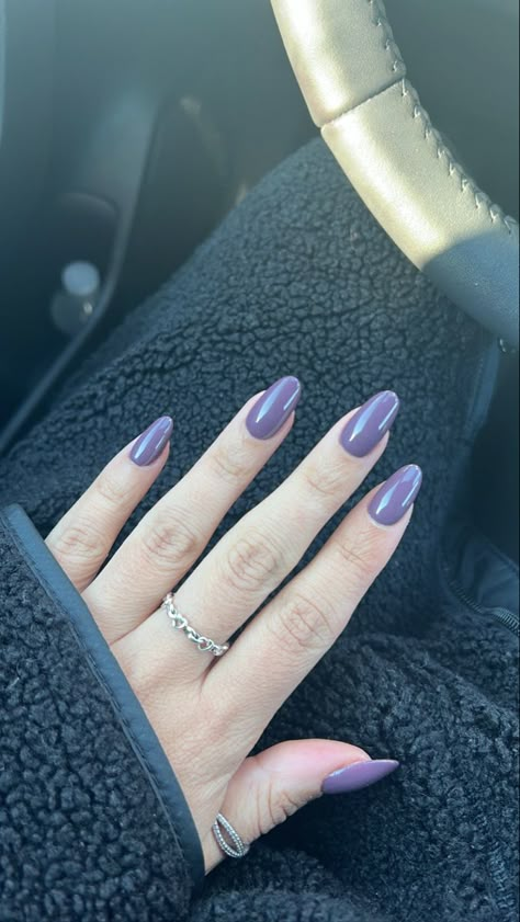 Nude Winter Nails, Trendy Winter Nails, Dark Color Nails, Nails For Winter, Purple Gel Nails, Dark Purple Nails, Plum Nails, Violet Nails, Lilac Nails