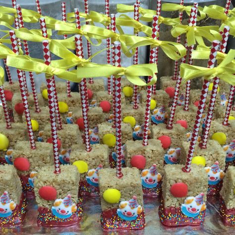 Carnival Rice Krispy Treats, Chocolate Rice Krispies, Baby Shower Candy Bar, Circus Theme Party, Carnival Themed Party, Krispy Treats, Baby Shower Candy, Carnival Theme, Rice Krispy