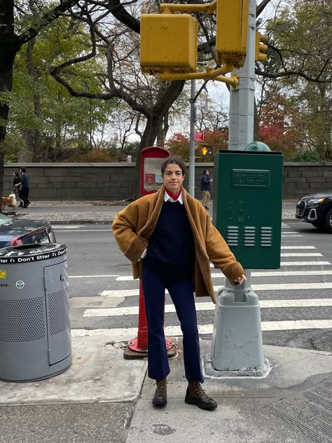 90s Chola Fashion, Midsize Fashion Winter, Leandra Medine Style, Winter Uniform, Midsize Outfits, Leandra Medine, Midsize Fashion, Red Turtleneck, Uni Outfits