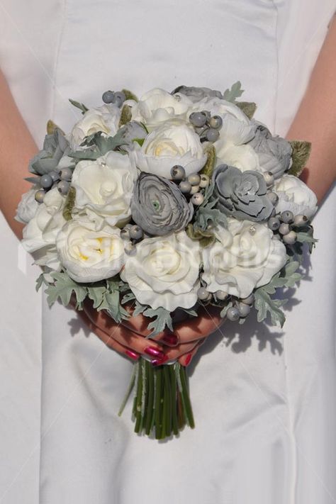 Gray Flower Bouquet, Gray Wedding Bouquet, Grey Theme Wedding, Gray Bouquet, Ranunculus Bridal Bouquet, Folklore Flowers, Grey Bouquet, Artificial Flowers Arrangements, Silver Wedding Decorations