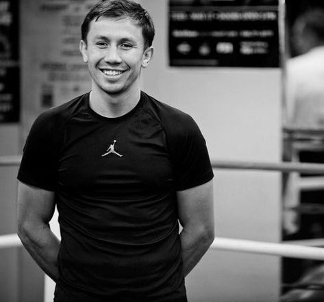 Gennady Golovkin | GGG on Instagram: “Merry Christmas to you and yours. Feliz Navidad!” Ggg Boxing, Triple G, Gennady Golovkin, Boxing Images, Most Hated, Conor Mcgregor, Merry Christmas To You, Why People, Boxing