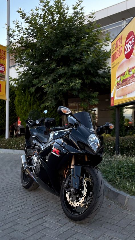 Suzuki Gsxr 1000 Wallpapers, Suzuki Gsxr 1000, Biker Photography, Suzuki Alto, Motorcycle Wallpaper, Suzuki Gsxr1000, Adrenaline Rush, Gsxr 1000, Suzuki Gsxr