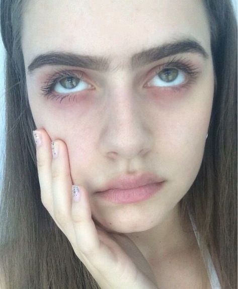 Alexa Mareka, Sullen Girl, Dark Eye Circles, Eye Circles, Pretty Skin, Fall Makeup, Pretty Eyes, Everyday Makeup, Girls Makeup