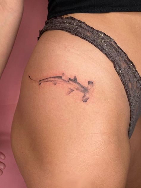 100 Magnificent Shark Tattoos ( The Biggest Gallery) Women’s Shark Tattoo, Small Ocean Tattoo Ideas Simple, Shark Hip Tattoos Women, Hip Shark Tattoo, Pretty Shark Tattoo, Shark Hip Tattoo, Marine Tattoo Ideas, Thresher Shark Tattoo, Tattoo Ocean Theme