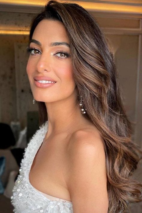 Red Brown Hair Color, Dark Fall Hair, Haircut Styles For Women, Red Brown Hair, Amal Clooney, Celebrity Hair Stylist, New Hair Colors, Hair Color Dark, Wedding Hair And Makeup