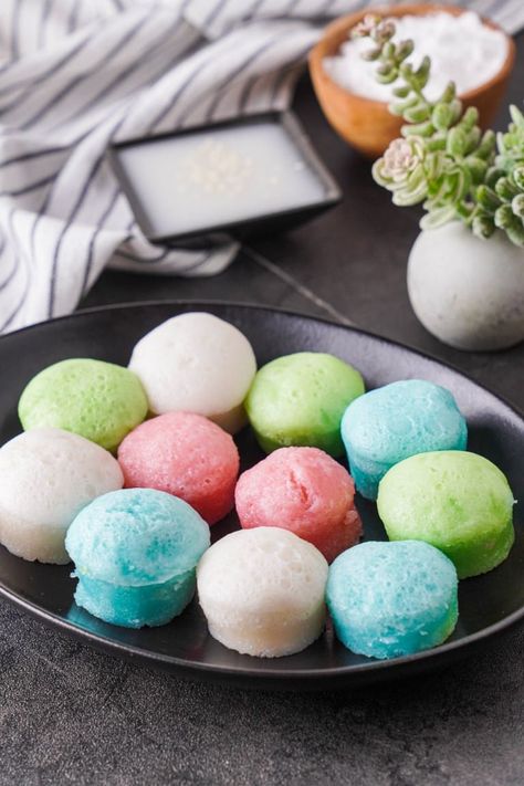 Steamed Rice Cake Recipe, Bread Deserts, Steam Rice Cake, Vietnamese Sweets, Rice Cakes Recipe, Steamed Dishes, Asian Bread, Asian Bakery, Bento Inspiration