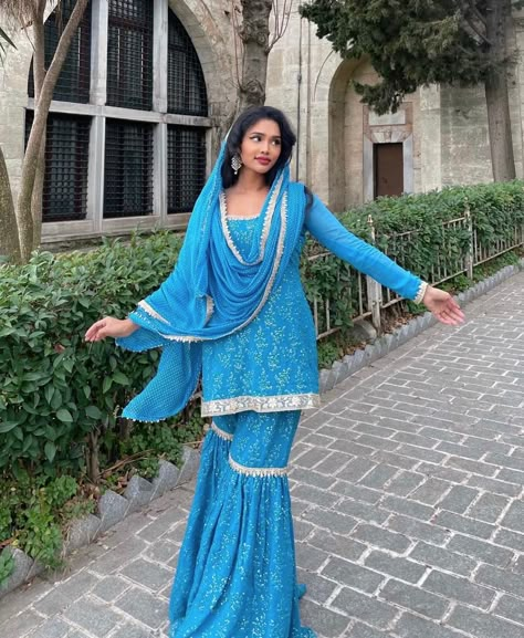 Sonam Bajwa Blue Sharara Suit, Blue Suit Wedding Women, Hairstyles On Sharara Dress, Jago Outfit Punjabi, Punjabi Lengha, Blue Punjabi Suit, Simple Punjabi Suits, Blue Salwar Suit, Punjabi Sharara Suits