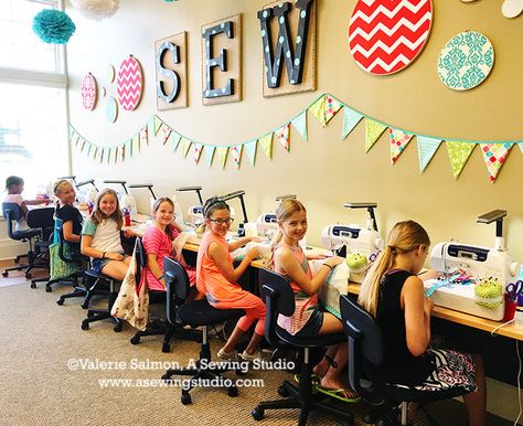 Sewing Studio Ideas, Sewing Classes For Kids, Sewing School, Sewing Workshop, School Room, Studio Ideas, Sewing Class, Sewing Rooms, Sewing Studio