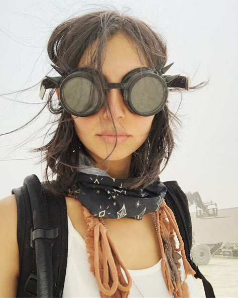 Burning Man Women's Fashion. View More. https://www.burnerlifestyle.com/womens-playa-outfits/ #burnerlifestyle #burningman #burnerfashion #womensfashion #festivalfashion Steampunk Festival Outfit, Burning Man Outfits Women Diy, Africa Burn Outfits, Burning Man Outfits Male, Burning Man Festival Women, Burning Man Festival Outfits, Burning Man Aesthetic, Burningman Outfits, Burning Man Shoes