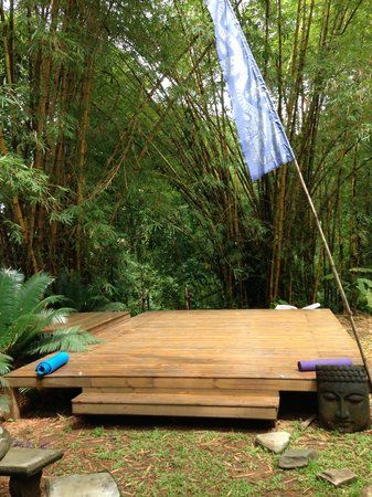 Zen Gardens Backyard, Outdoor Yoga Space Backyards, Backyard Yoga Space Zen Gardens, Yoga Garden Space, Backyard Yoga Space, Outdoor Yoga Platform, Outdoor Yoga Space, Outdoor Meditation Space, Backyard Yoga