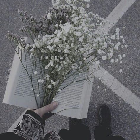 Grey Pictures, Wallpaper Tumblr, Gray Aesthetic, Grey Flowers, Black And White Aesthetic, Aesthetic Colors, Aesthetic Themes, Aesthetic Images, White Aesthetic