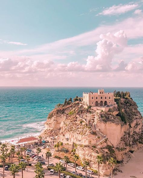 Tropea, Italy Tropea Italy, Calabria, Travel Advice, Grand Canyon, Wedding Cards, Spain, I Love, Italy, Hotel