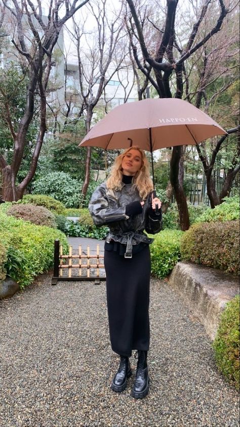 Cozy Rainy Day Outfit, Elsa Hosk Style, Rainy Day Outfits, Stile Kylie Jenner, Cozy Rainy Day, Dark Days, Cute Autumn, Oufits Casual, Romee Strijd