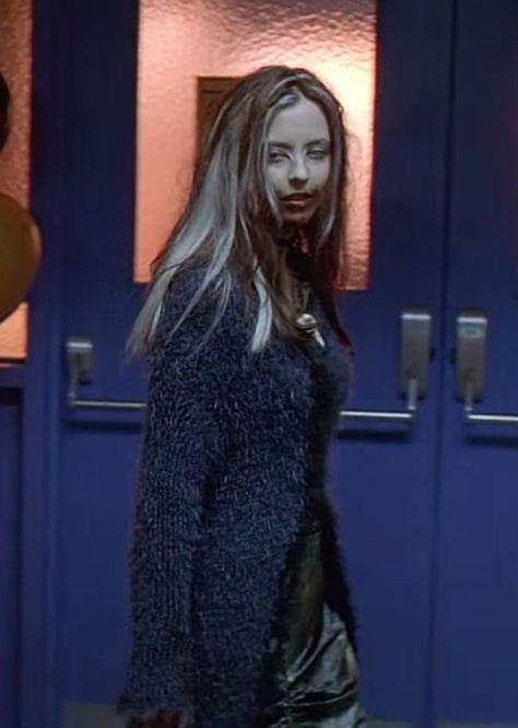 Ginger Snaps Makeup, Ginger Snaps Halloween Costume, Ginger Snaps Hair, Ginger Snaps Poster, Ginger Snaps Movie Outfits, Ginger Snaps Costume, Ginger Fitzgerald Outfit, Ginger Snaps Outfits, Gingersnaps Movie