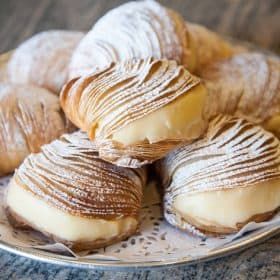 Sfogliatelle Recipe, Italian Cookie Recipes, Italian Pastries, Italian Pastry, Italian Cookies, God Mat, Think Food, Italian Desserts, Baking And Pastry