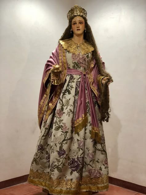 Mary Magdalene Costume, Religious Aesthetic, Saint Mary Magdalene, Chapel Veil Catholic, Saint Statues, St Maria, Virgin Mary Art, Catholic Pictures, Jesus Christ Painting