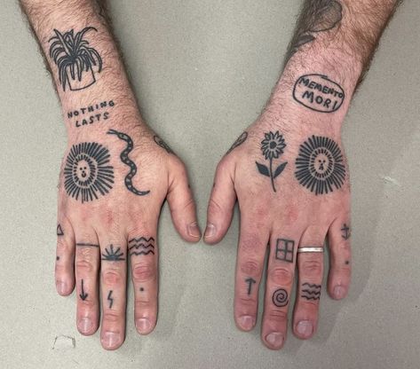 Herren Hand Tattoos, Finger Tats, Knuckle Tattoos, Hand And Finger Tattoos, Hand Tats, Tattoo Instagram, Handpoke Tattoo, Fire Tattoo, Doodle Tattoo