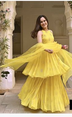 Dress For Haldi Function, Haldi Dress For Bride, Haldi Dress Ideas, Heavy Kurti, Wedding Wear Pakistani, Diwali Wear, Designer Sharara, Haldi Ceremony Outfit, Haldi Dress