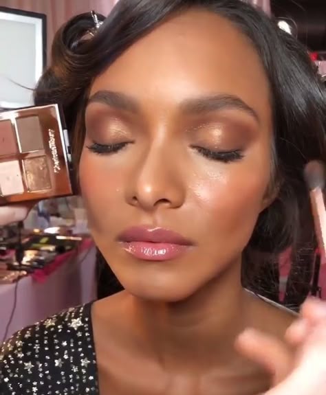 Victoria Secret Eyeshadow, Victoria Secret Model Make Up, Victoria Secret Bombshell Makeup, Victorias Secret Make Up, Vs Model Make Up, Vs Makeup Look Angels, Victoria Secret Makeup Looks, Victoria’s Secret Makeup, Victoria Secret Angel Makeup