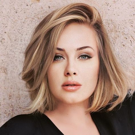 all love 💛 all Adele on Instagram: “Beauty and grace #A4 #adele @adele.all.day” Adele Short Hair, Adele Haircut, Adele Hair Color, Adele Hairstyles, Adele Bob, Adele Hair, Fun Hairstyles, Glow Hair, Beauty And Grace