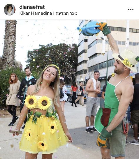 Flower And Gardner Costume Couple, Gardner And Flower Costume Couple, Flower And Gardener Costume Couple, Sunflower Magic, Sunflower Costume, Farmer Costume, Flower Costume, Couple Costume, Couple Costumes