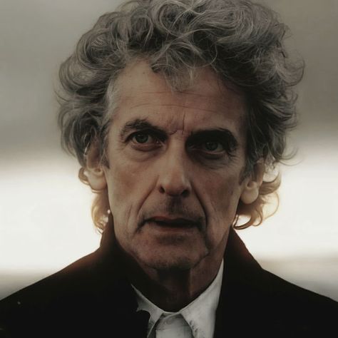 #DoctorWho #TwelfthDoctor #Tardis #Icon Twelfth Doctor Icon, 12th Doctor Icon, Doctor Who Icons, Doctor Icon, People In Space, Portrait References, Aesthetic Memes, Twelfth Doctor, Clara Oswald