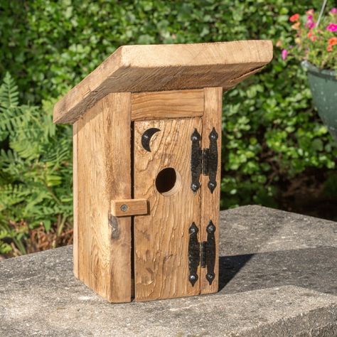 The Outhouse Birdhouse Cool Birdhouse Designs, Flower Beds In Front Of House Rustic, Cool Bird Houses Wood, Scrap Wood Birdhouse, Easy Bird Houses, Hummingbird Houses, Diy Birdhouse Plans, Building Projects, Bird House Decorating Ideas