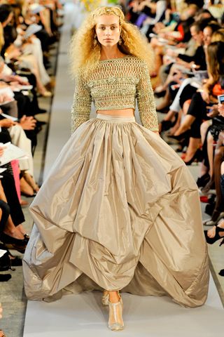 Oscar de la Renta Spring 2012. Many voluminous skirts adorned the collection. Big Dresses, Puffy Skirt, Taffeta Skirt, Gown Pattern, Ball Gown Skirt, Bubble Skirt, Party Skirt, Elegant Skirt, Cate Blanchett