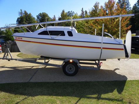 Hunter 19 foot sailboat Hunter Sailboats, Tiny Sailboat, Jeanneau Sailboats, Hunter 30 Sailboat, J24 Sailboat, Islander 36 Sailboat, Sail Boats, Sailboats, Boat Building