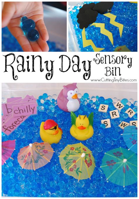 Rainy Day Sensory Bin- water bead play for kids for a preschool weather theme. Rainy Sensory Bin, Rainy Day Sensory Bin, Kindergarten Weather, Weather Preschool, Preschool Weather, Weather Crafts, Tuff Spot, April Crafts, Weather Theme